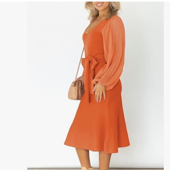 Sweater Dress with Puffed Sleeves - Picture 4 of 5